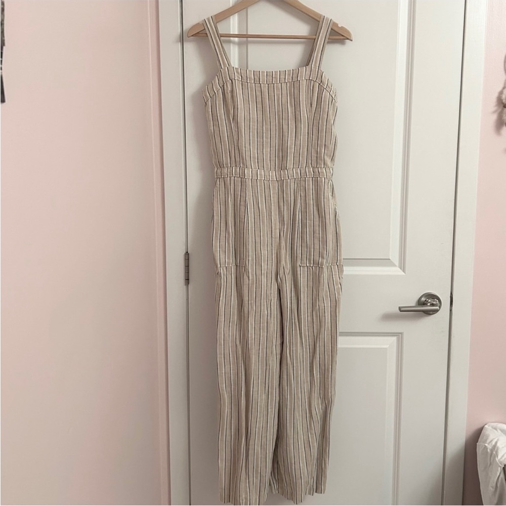 new! hollister beige striped comfy jumpsuit with pockets